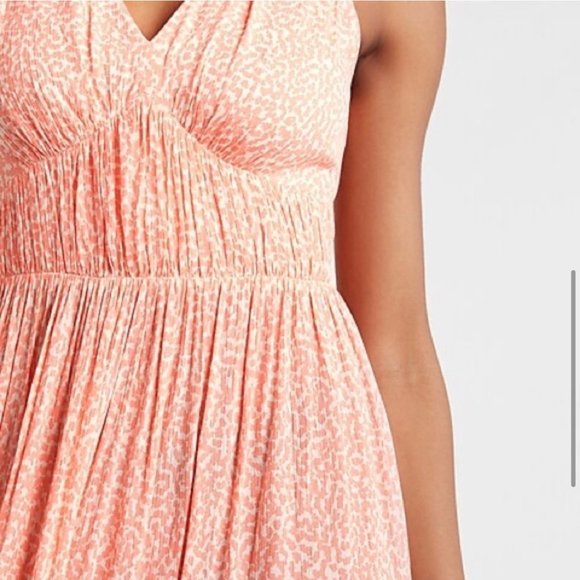 NWT Printed V-Neck Seamed Maxi Dress, Express, XS - Picture 2 of 5